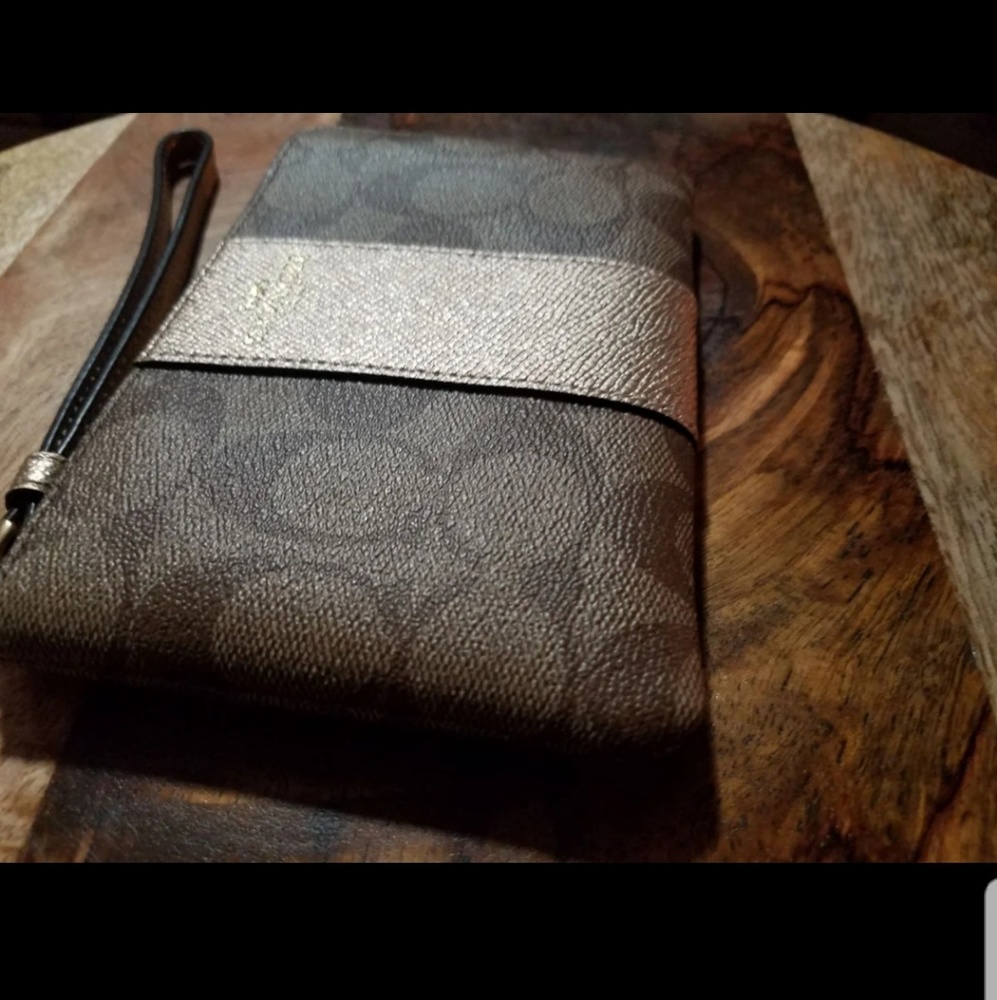 Coach Rosegold Wristlet